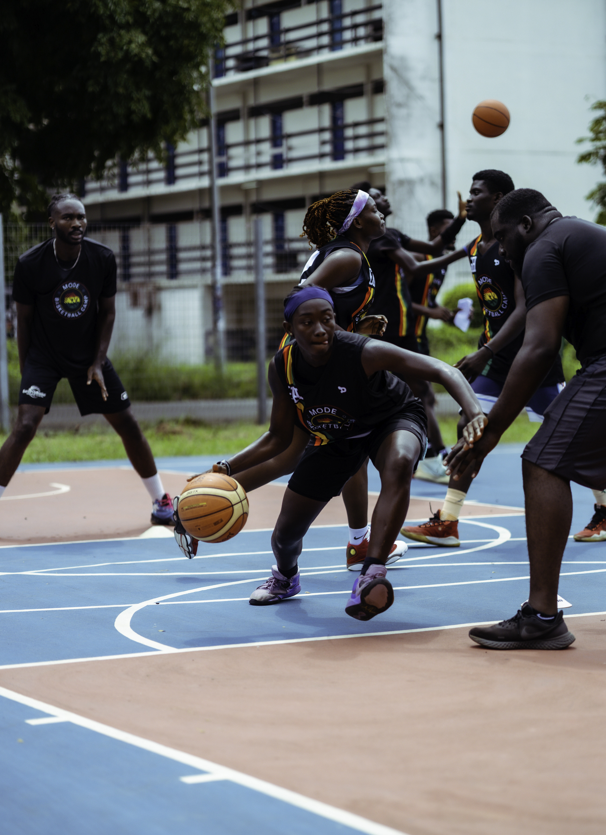 BASKETBALL - Image 13