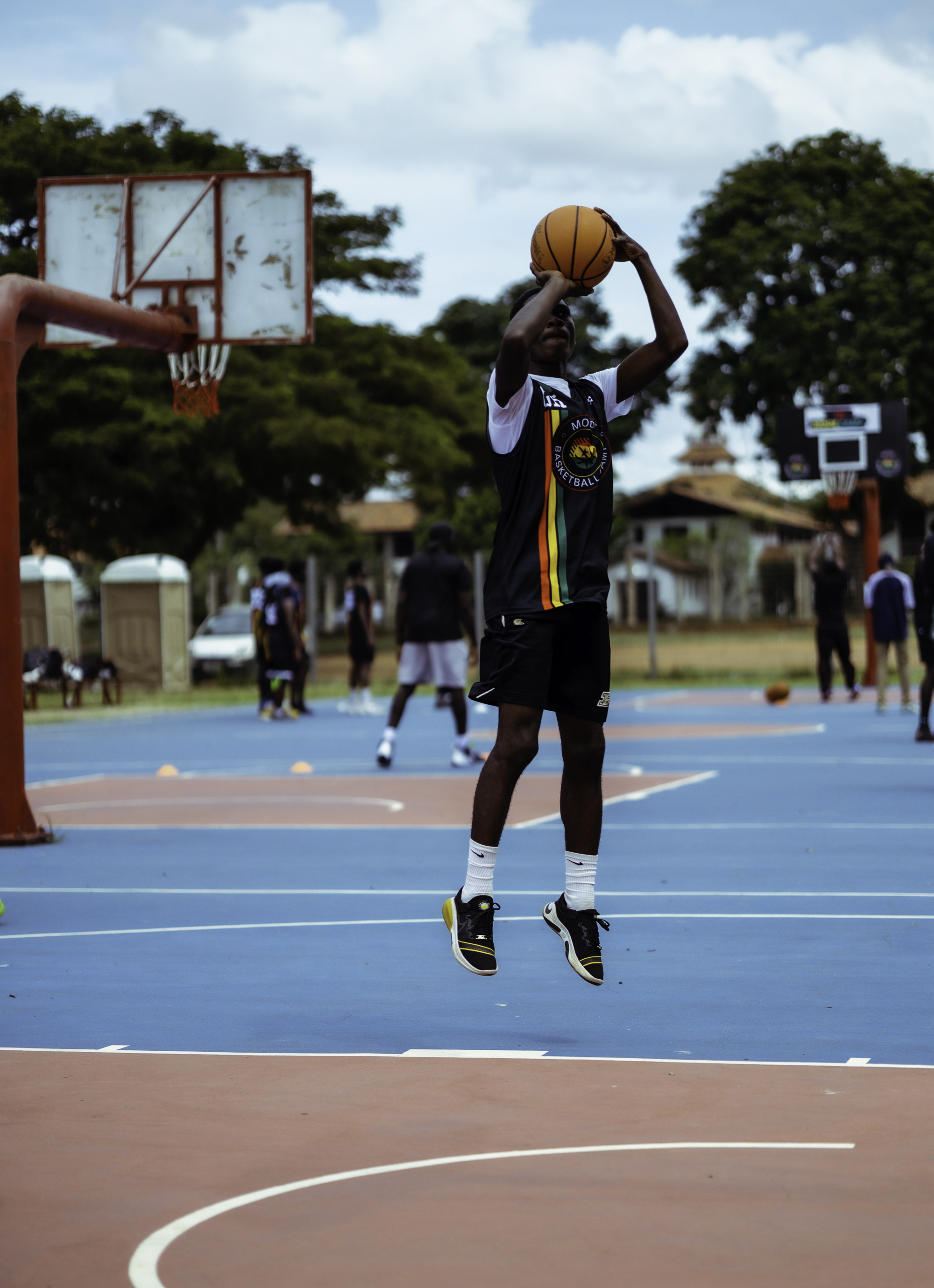 BASKETBALL - Image 4